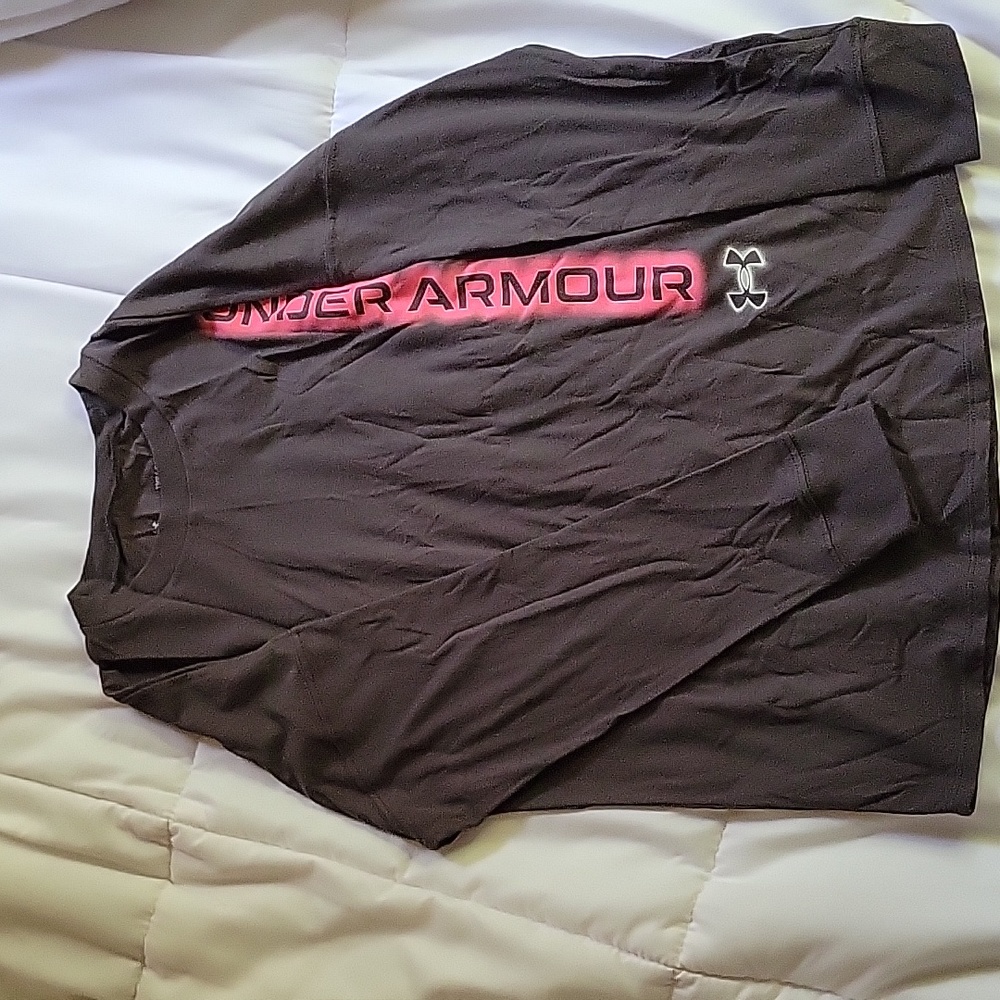 Girls Under Armour long-sleeved shirt.